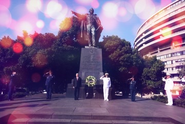 La visita del presidente Andrés Manuel López Obrador a Washington arranca con la ofrenda en las estatuas de Abraham Lincoln y Benito Juárez.